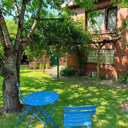 Ruhige Gastesuite Mit Fruhstuck Rhauderfehn Exterior foto